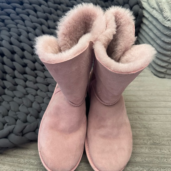 Pink UGG boots - Picture 3 of 4